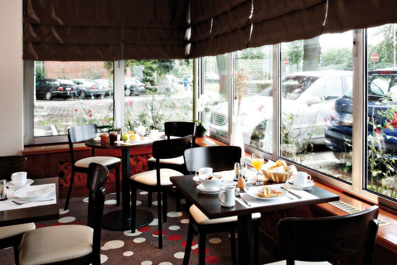 Leonardo Airport Hotel 3*