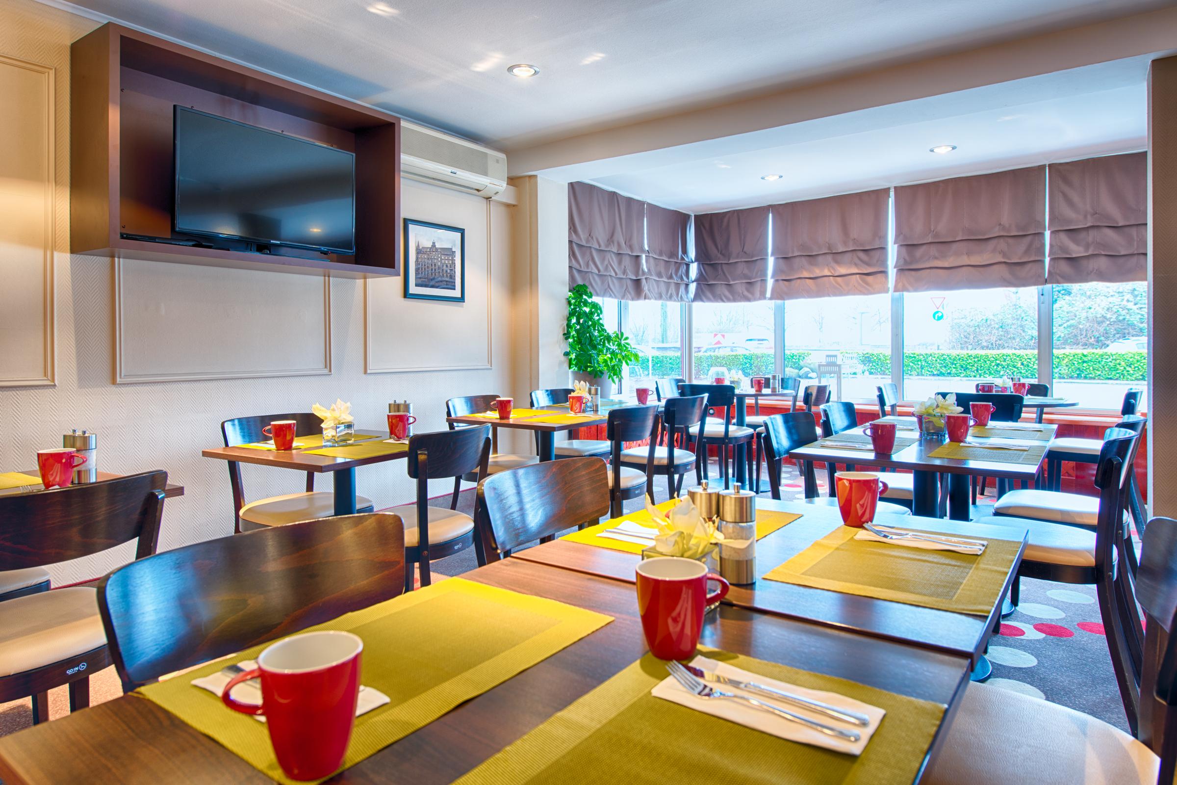 Hotel Leonardo Airport 3*
